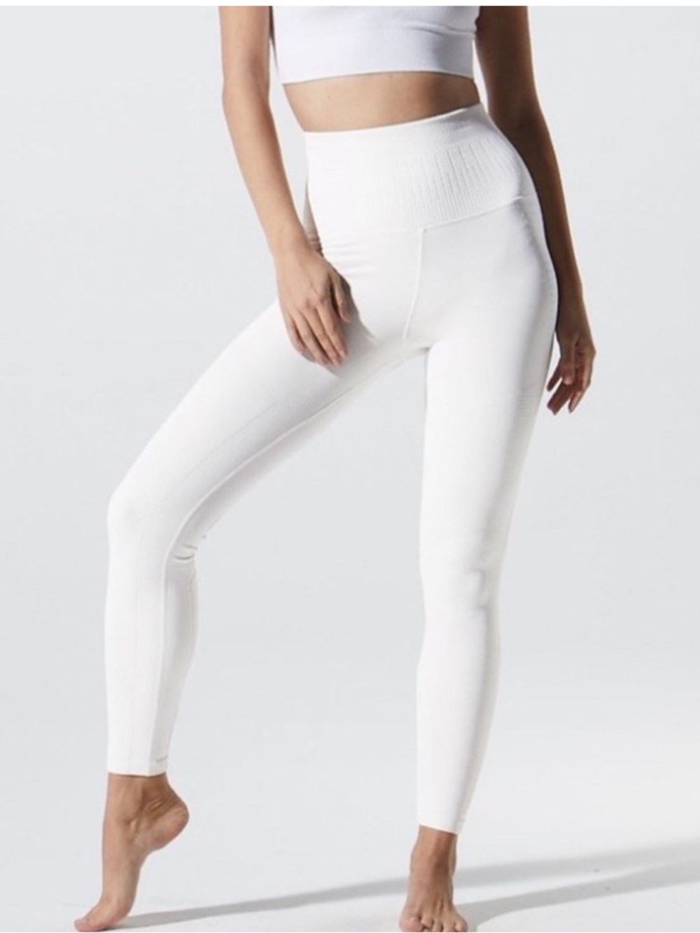 NWT Avocado High-Waist Seamless White Leggings